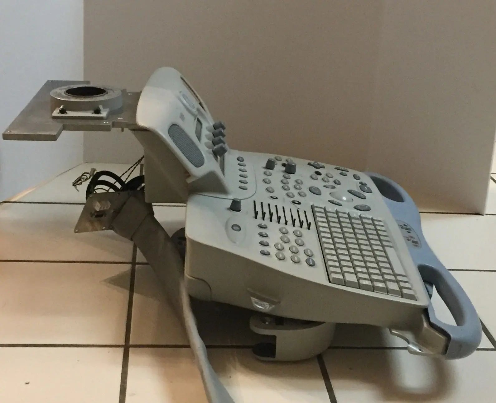 GE Vingmed Ultrasound Vivid 7 Control Panel Model: FC200680 DIAGNOSTIC ULTRASOUND MACHINES FOR SALE