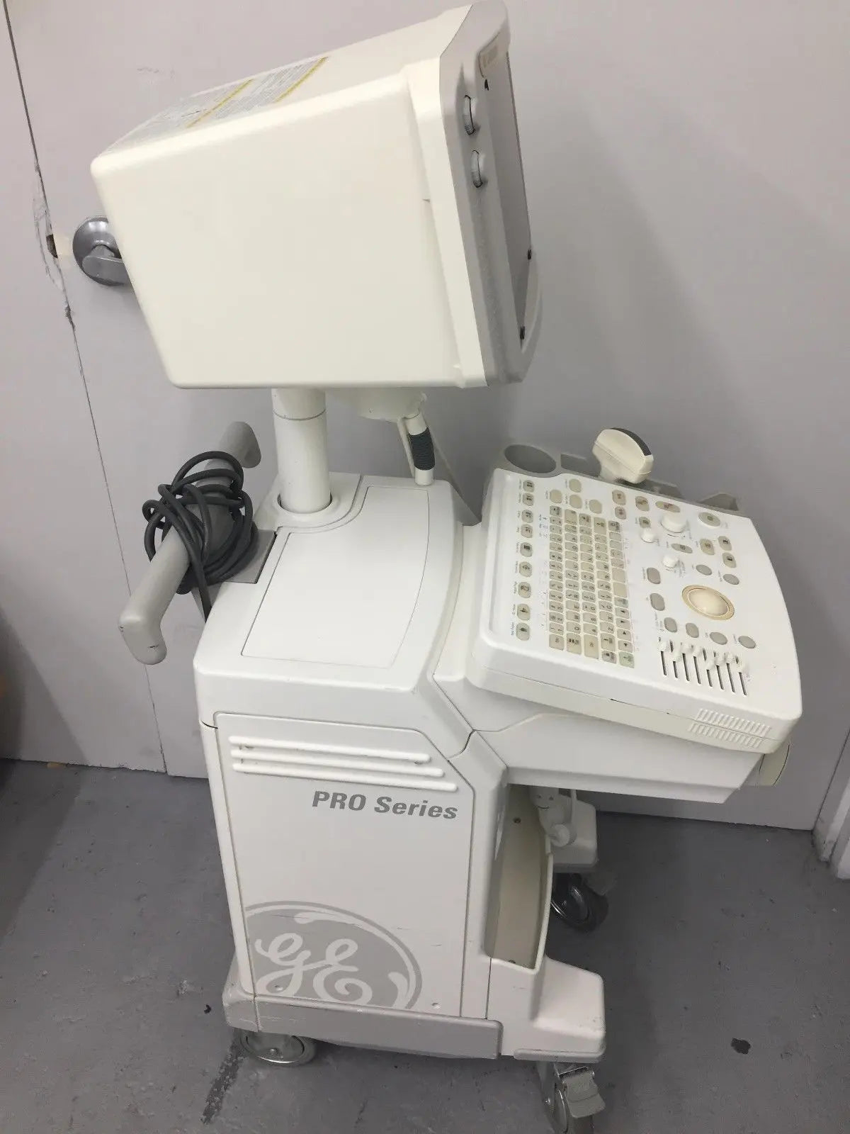 GE Logiq 200 Pro Ultrasound w/ 3Cb Probe, Version 3.16B DIAGNOSTIC ULTRASOUND MACHINES FOR SALE