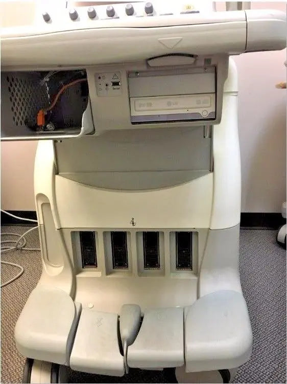 GE LOGIQ 7 Ultrasound CRT Monitor Software Version R7.5.1 DIAGNOSTIC ULTRASOUND MACHINES FOR SALE