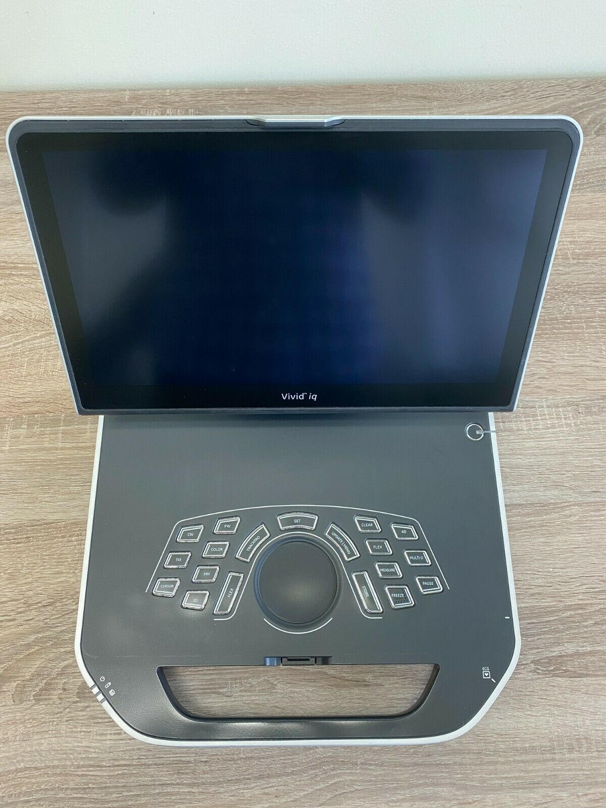 GE Vivid iQ Premium Portable Ultrasound System w/ M5Sc-Rs & 9L-Rs Probes DIAGNOSTIC ULTRASOUND MACHINES FOR SALE