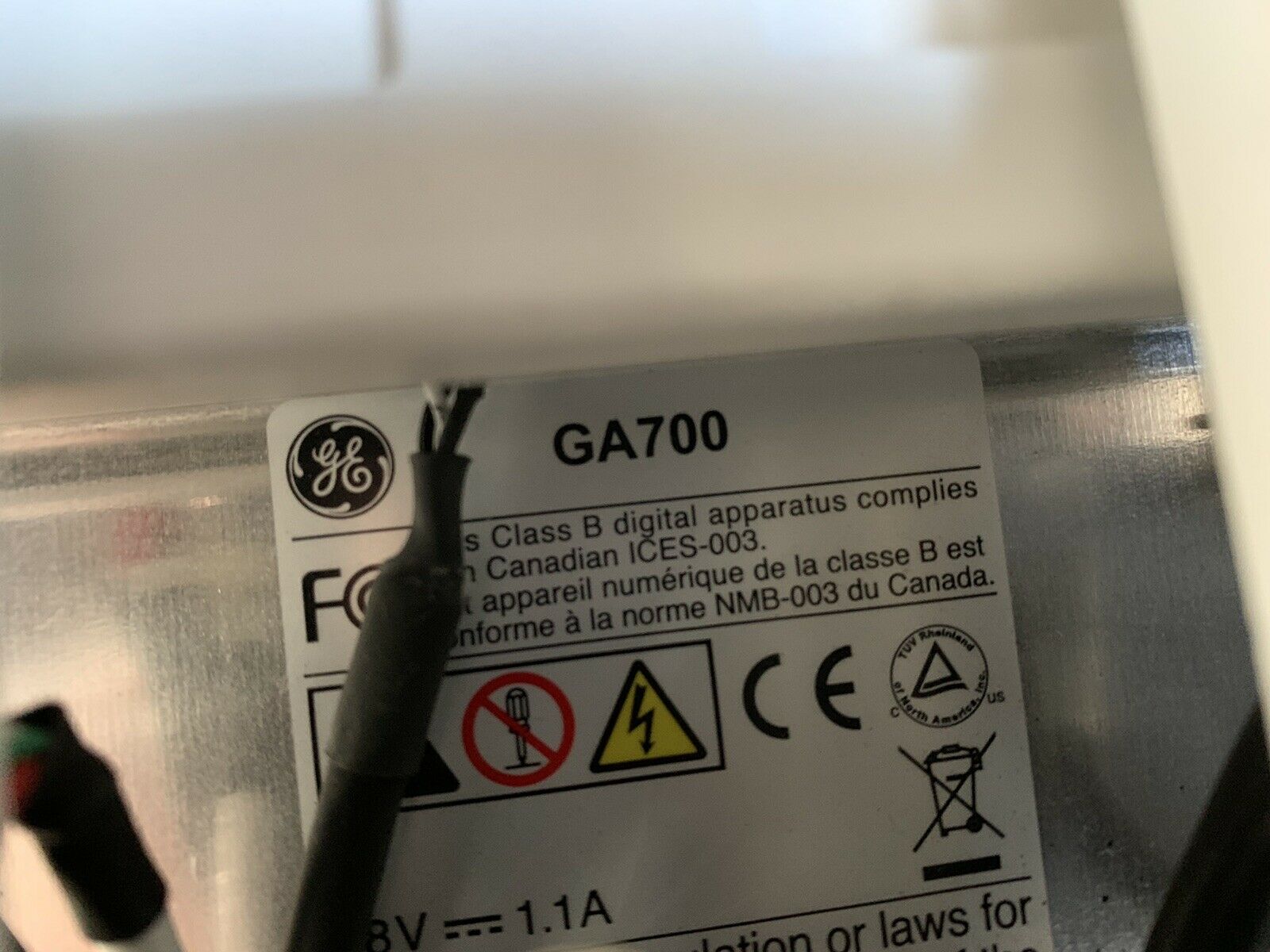 LCD MONITOR GA700 FOR GE LOGIQ 9 ULTRASOUND SYSTEM P/N: 0FTD1060 DIAGNOSTIC ULTRASOUND MACHINES FOR SALE