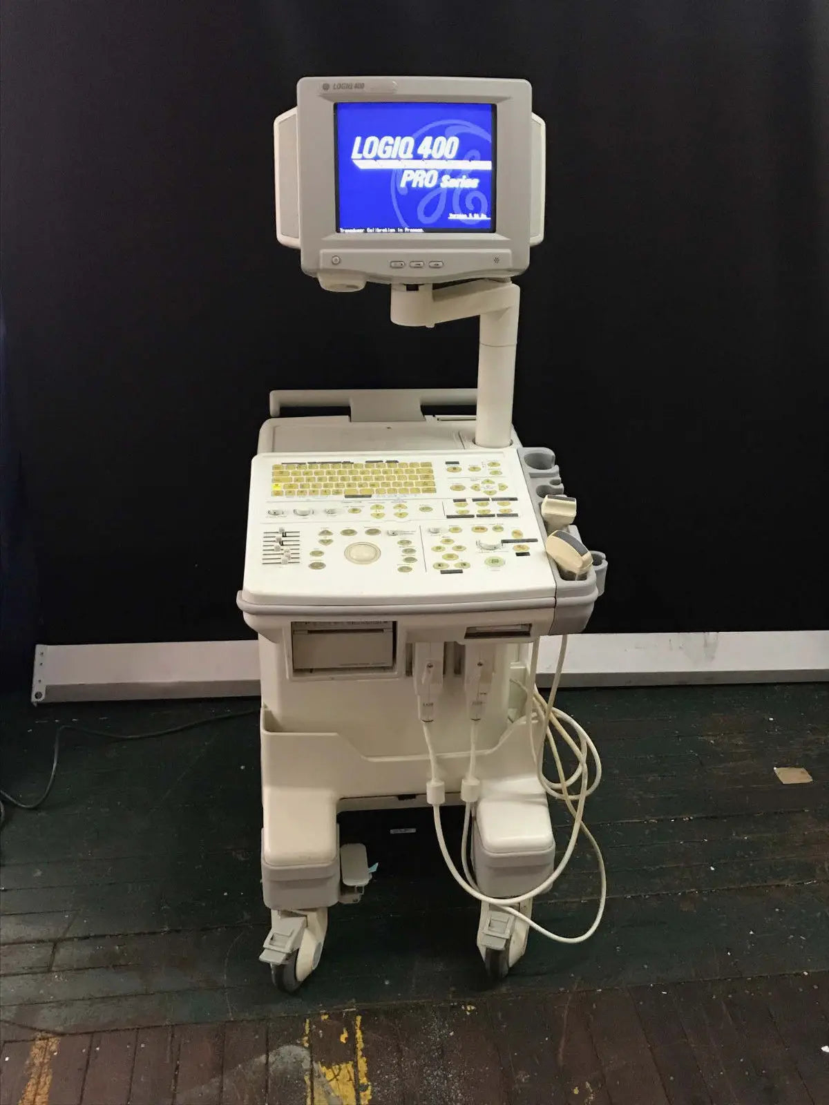 GE Logiq 400 Pro Ultrasound System with LA39 & C358 probes DIAGNOSTIC ULTRASOUND MACHINES FOR SALE