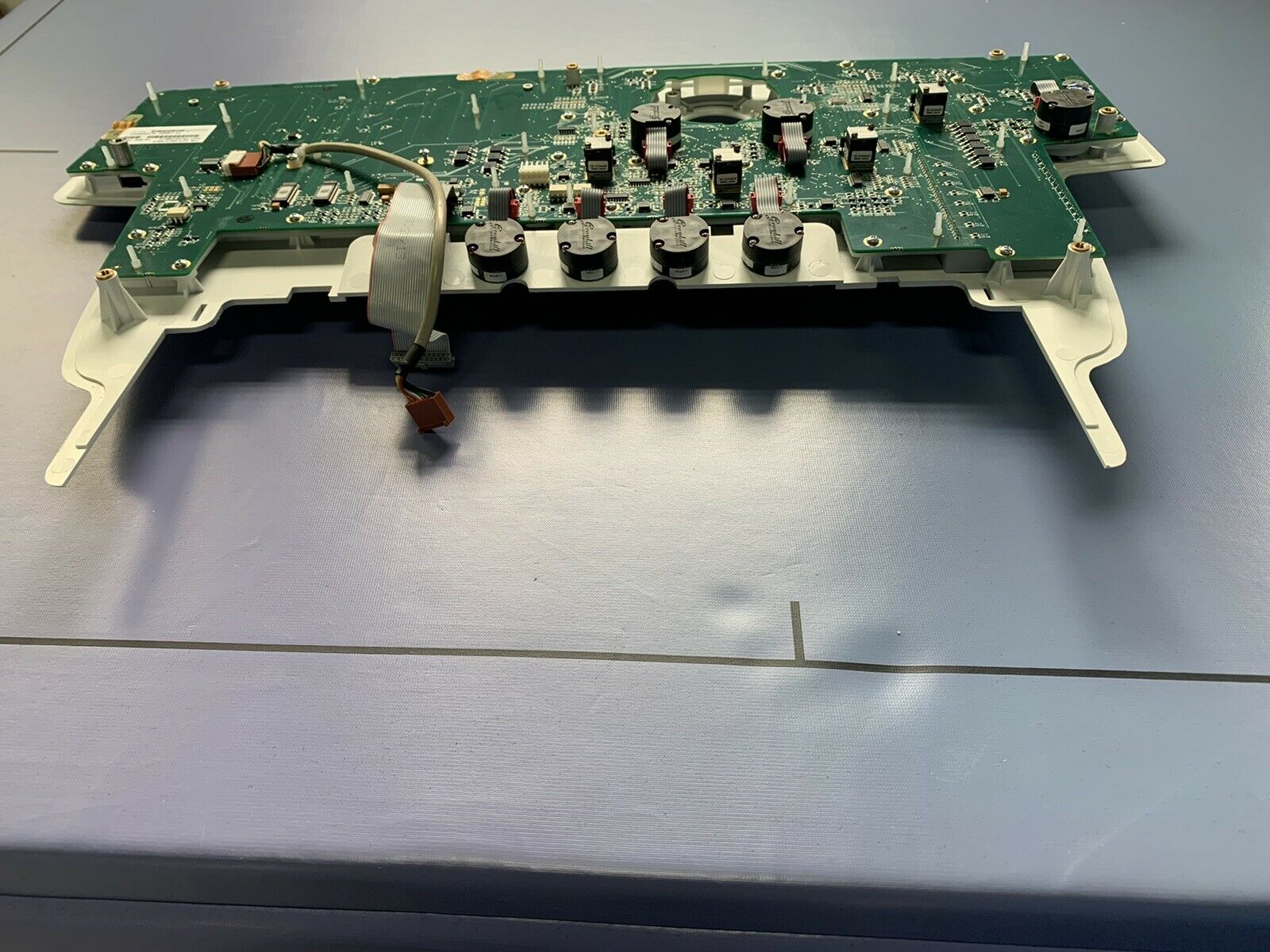 GE LOGIQ E9 ULTRASOUND LOWER OPERATOR USER INTERFACE PANEL P/N: 5207000-72 DIAGNOSTIC ULTRASOUND MACHINES FOR SALE