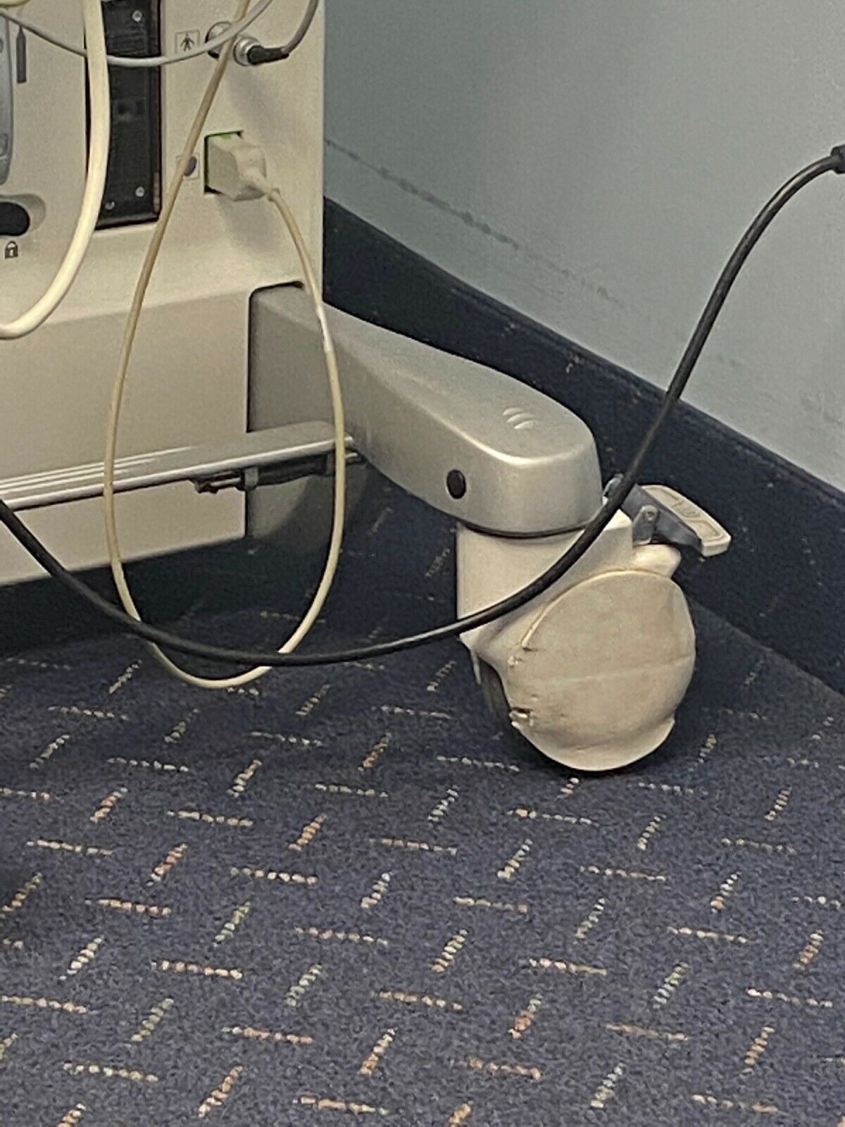 GE Vivid S6 Cardiovascular Ultrasound 2 probes Medical Equipment DIAGNOSTIC ULTRASOUND MACHINES FOR SALE