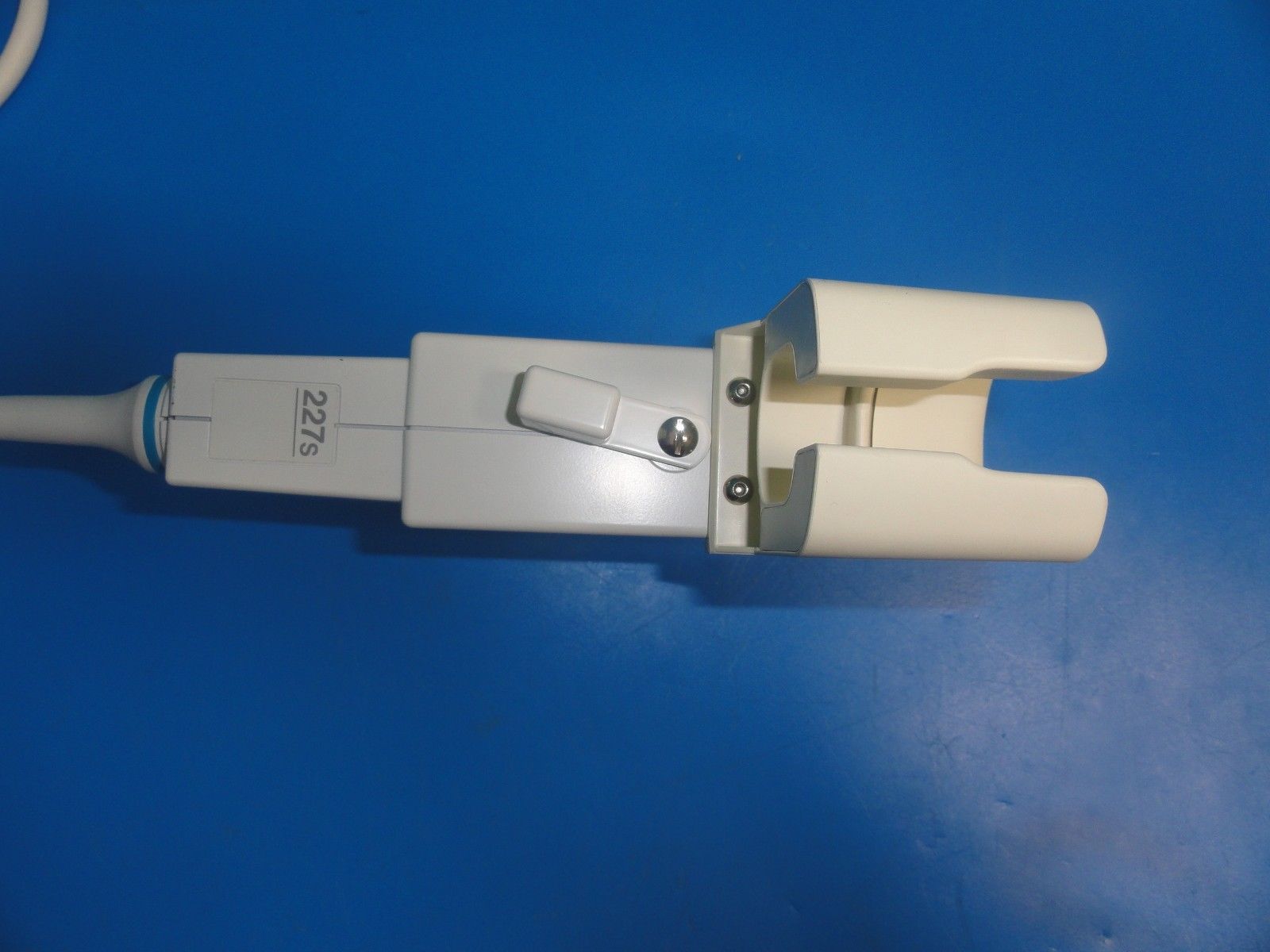 GE 227s P/N 2118743 Phased Array 2-4 MHz Probe W/ Hook for GE Logiq 700 (5979 DIAGNOSTIC ULTRASOUND MACHINES FOR SALE