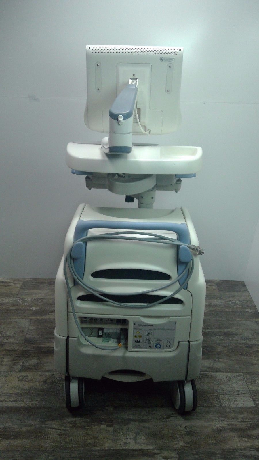 a medical device sitting on top of a table