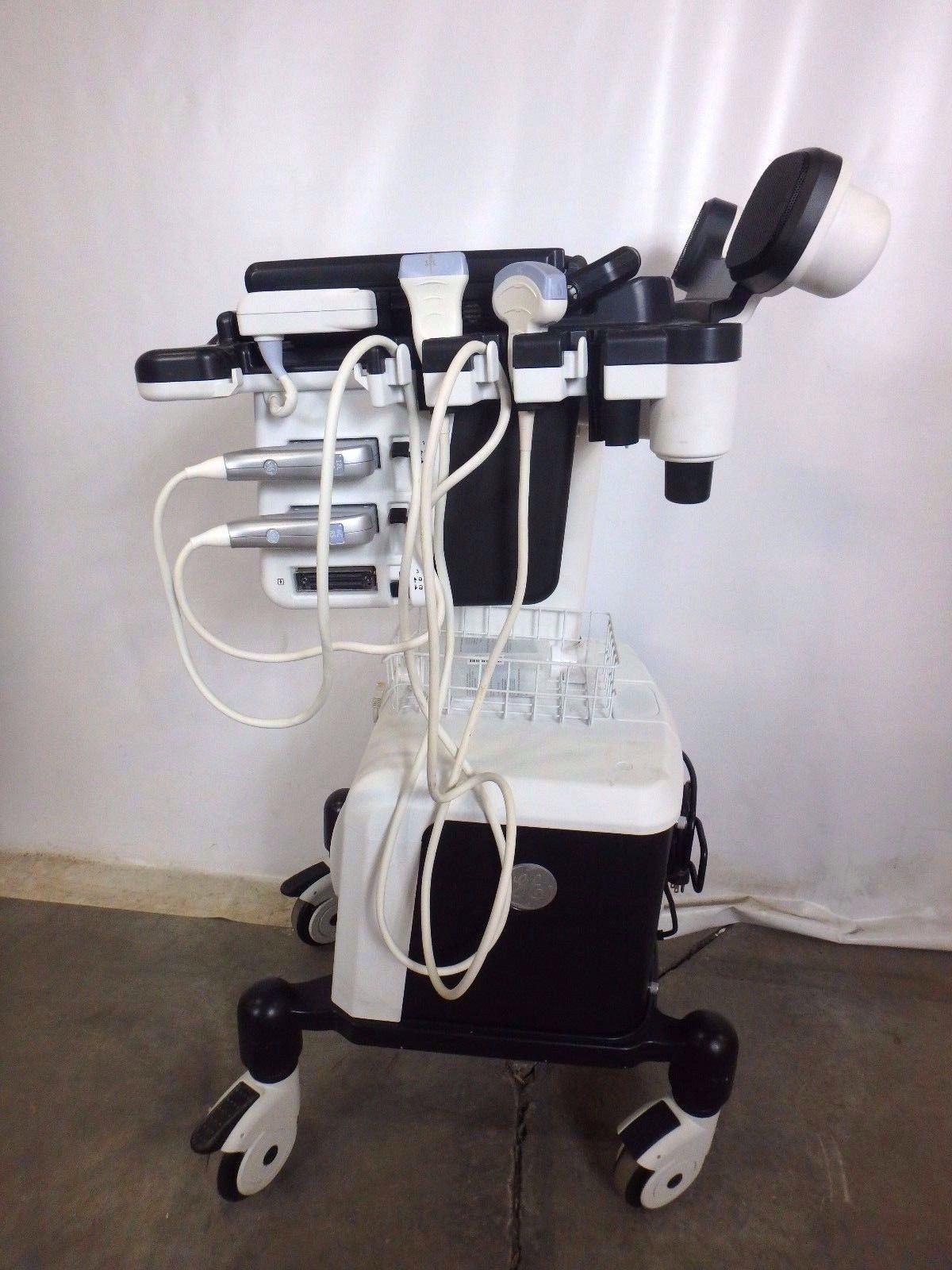 GE LOGIQ-e BT12 Portable 3D Ultrasound w/ 12L-RS Linear & 4C-RS Convex Probes DIAGNOSTIC ULTRASOUND MACHINES FOR SALE