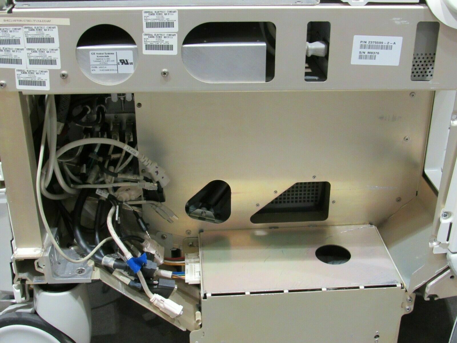 GE Model Logiq 9 2404587 Ultrasound Machine Power Issues For Parts or Repair DIAGNOSTIC ULTRASOUND MACHINES FOR SALE