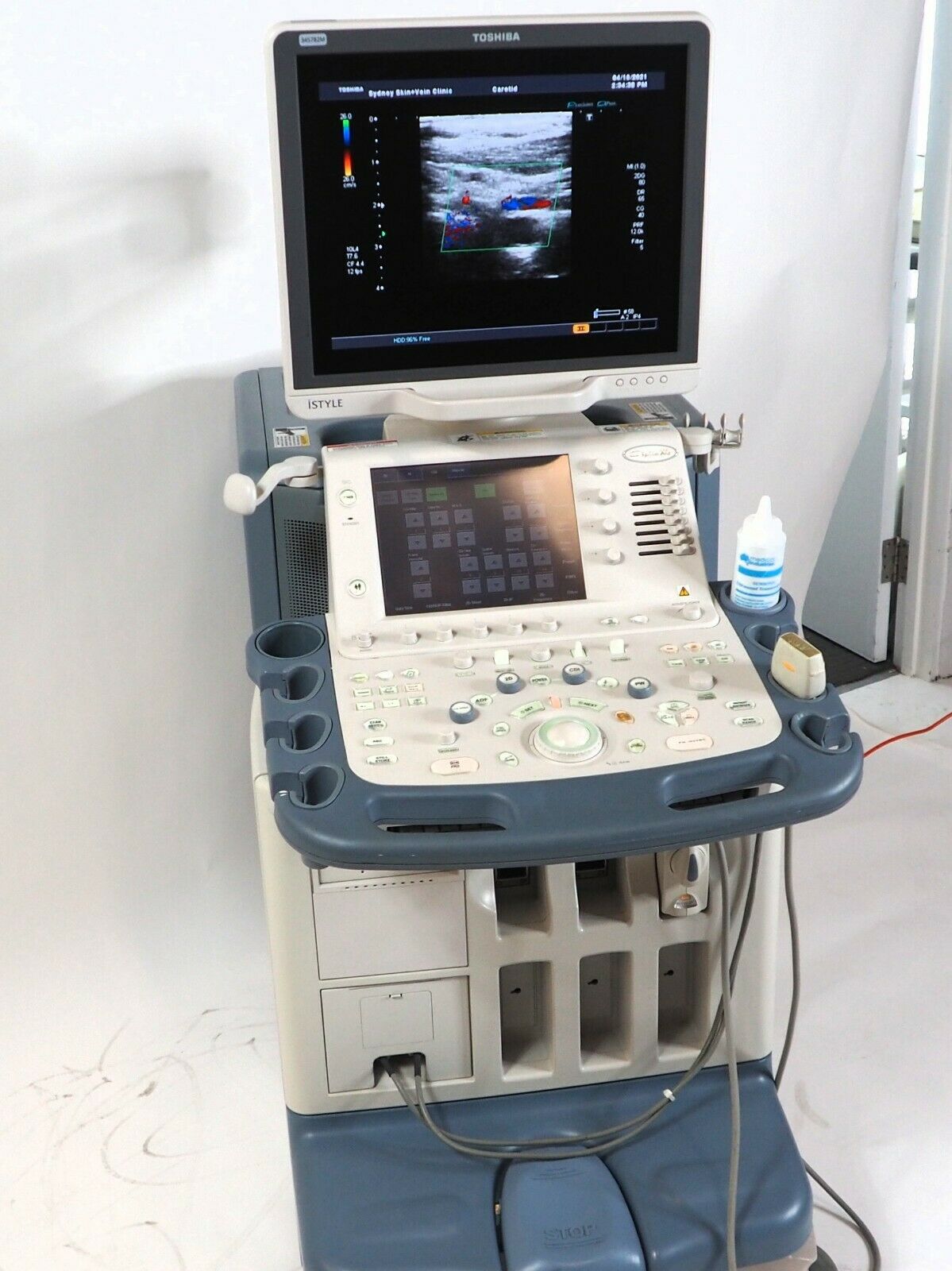 Toshiba Aplio XG Ultrasound with Probe in excellent condition. DIAGNOSTIC ULTRASOUND MACHINES FOR SALE