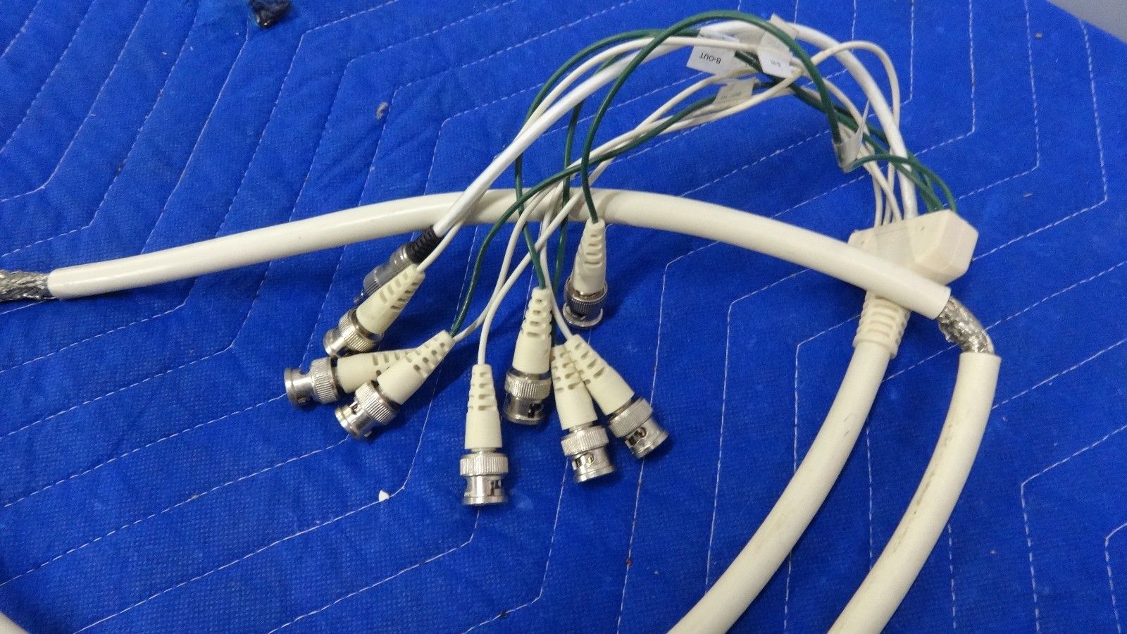 a bunch of wires that are connected to each other