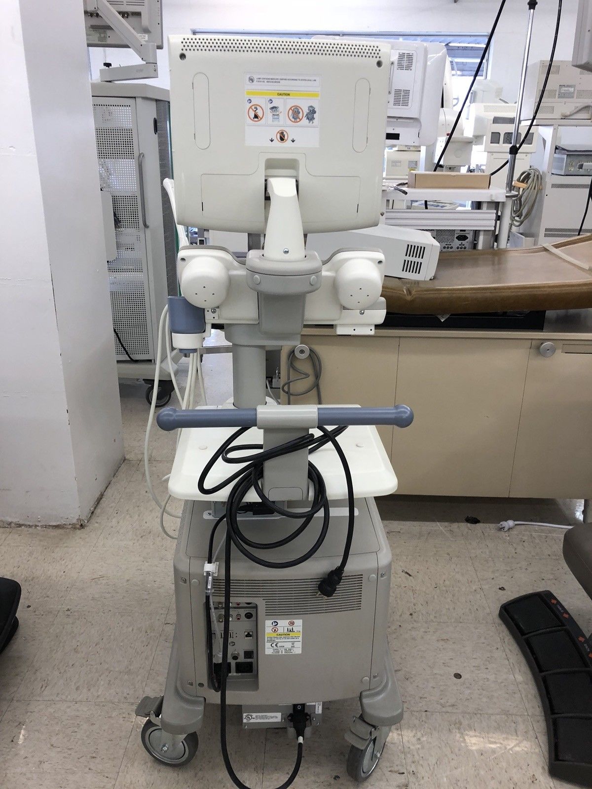 GE Logiq A5 Pro Ultrasound - Printer Included - Refurbished DIAGNOSTIC ULTRASOUND MACHINES FOR SALE