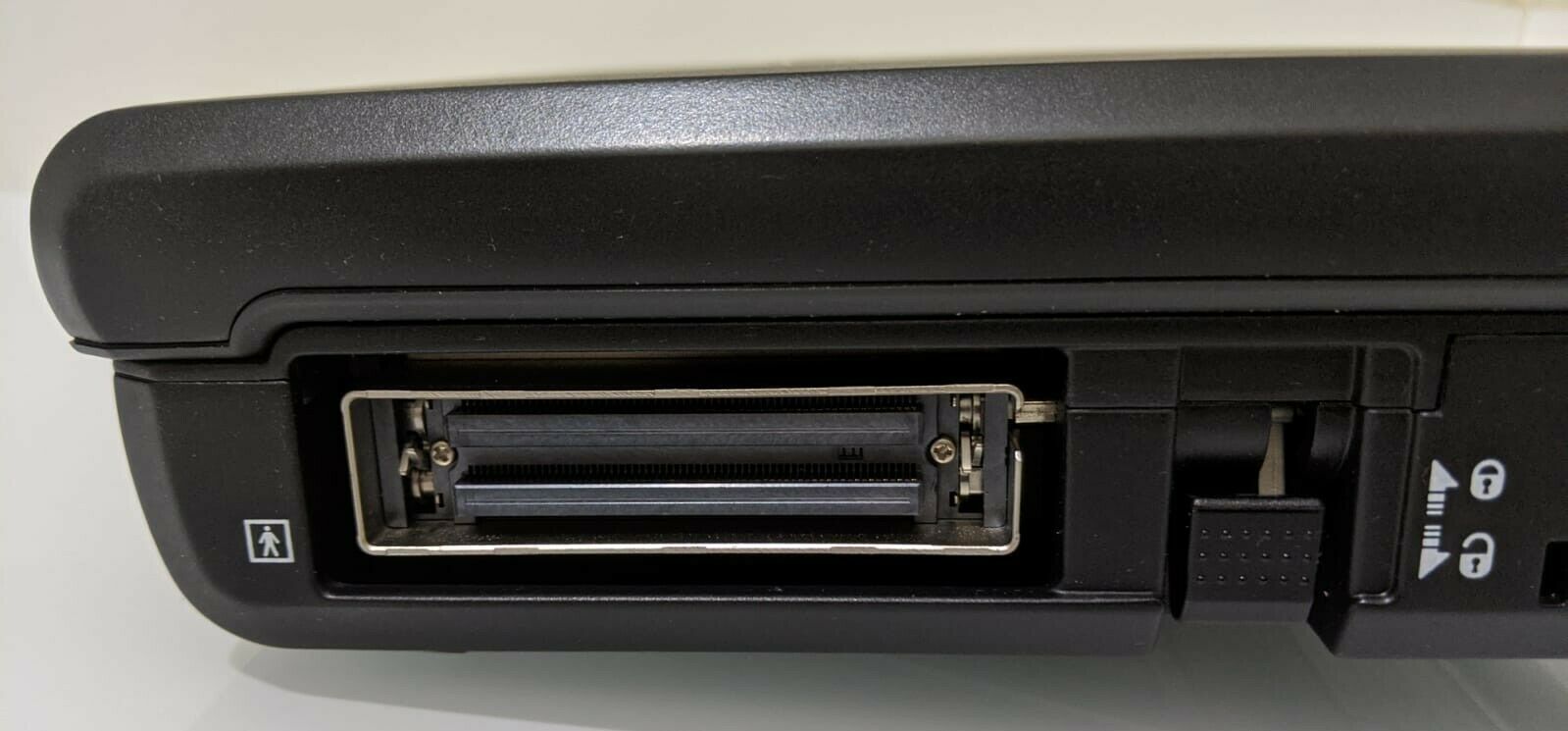 GE LOGIQ E BT12 (2014) R7 W/ 1- 12L-RS LINEAR PORTABLE ULTRASOUND SYSTEM DIAGNOSTIC ULTRASOUND MACHINES FOR SALE