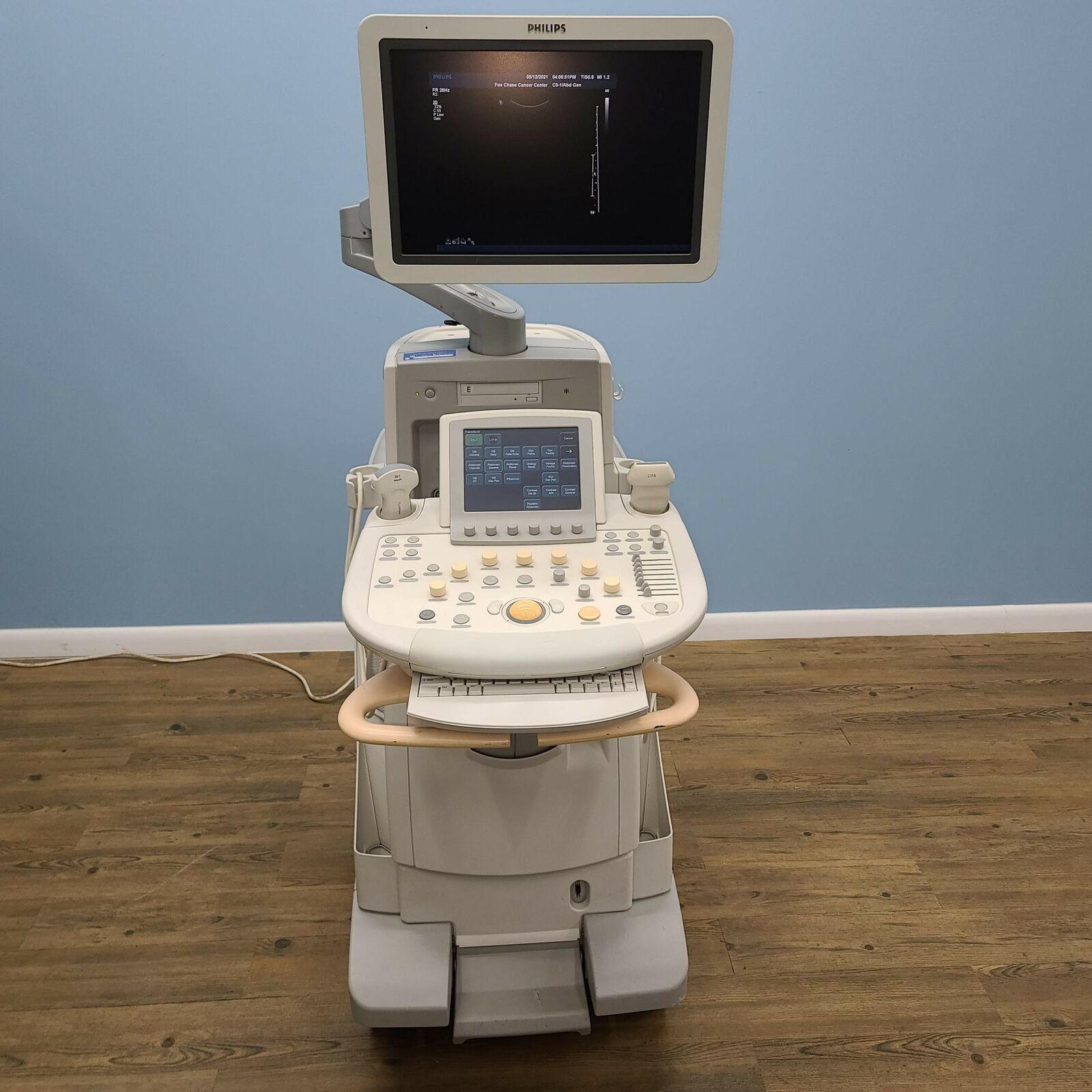 PHILIPS iU22 Diagnostic Ultrasound System with 2 Probes DIAGNOSTIC ULTRASOUND MACHINES FOR SALE