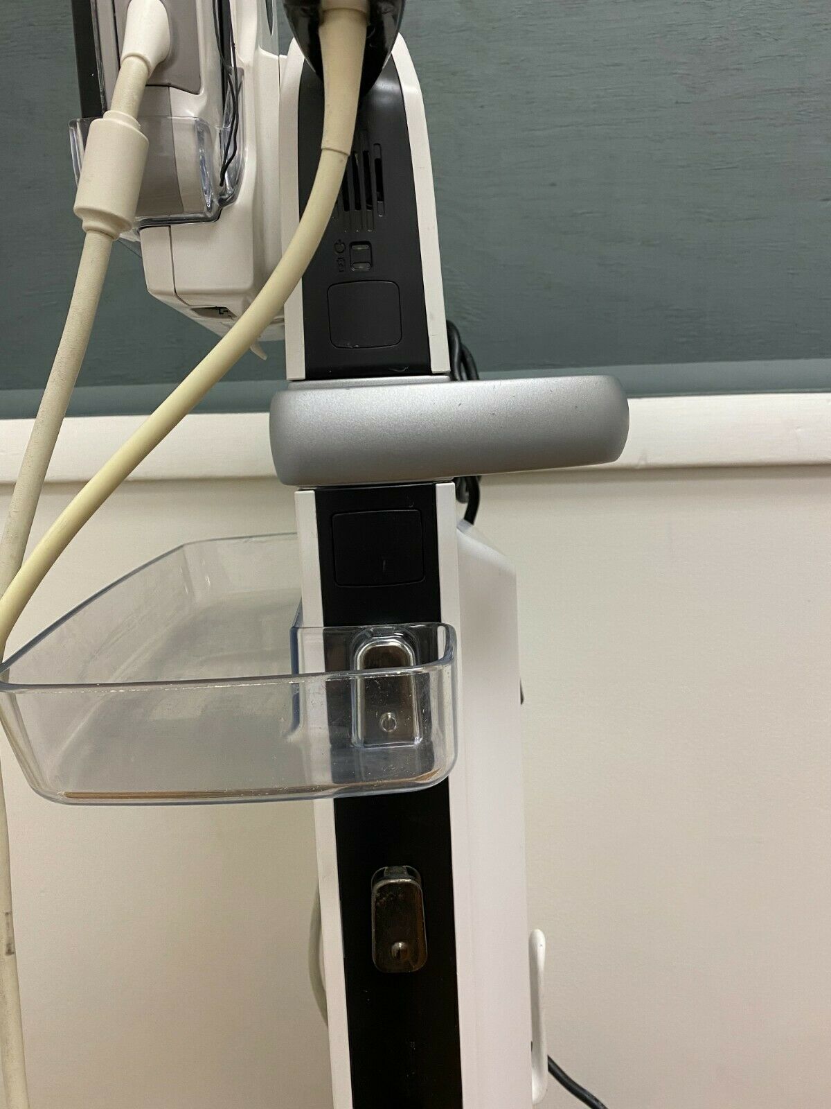 GE Venue 40 Ultrasound with Docking Station 12L-SC Probes DIAGNOSTIC ULTRASOUND MACHINES FOR SALE