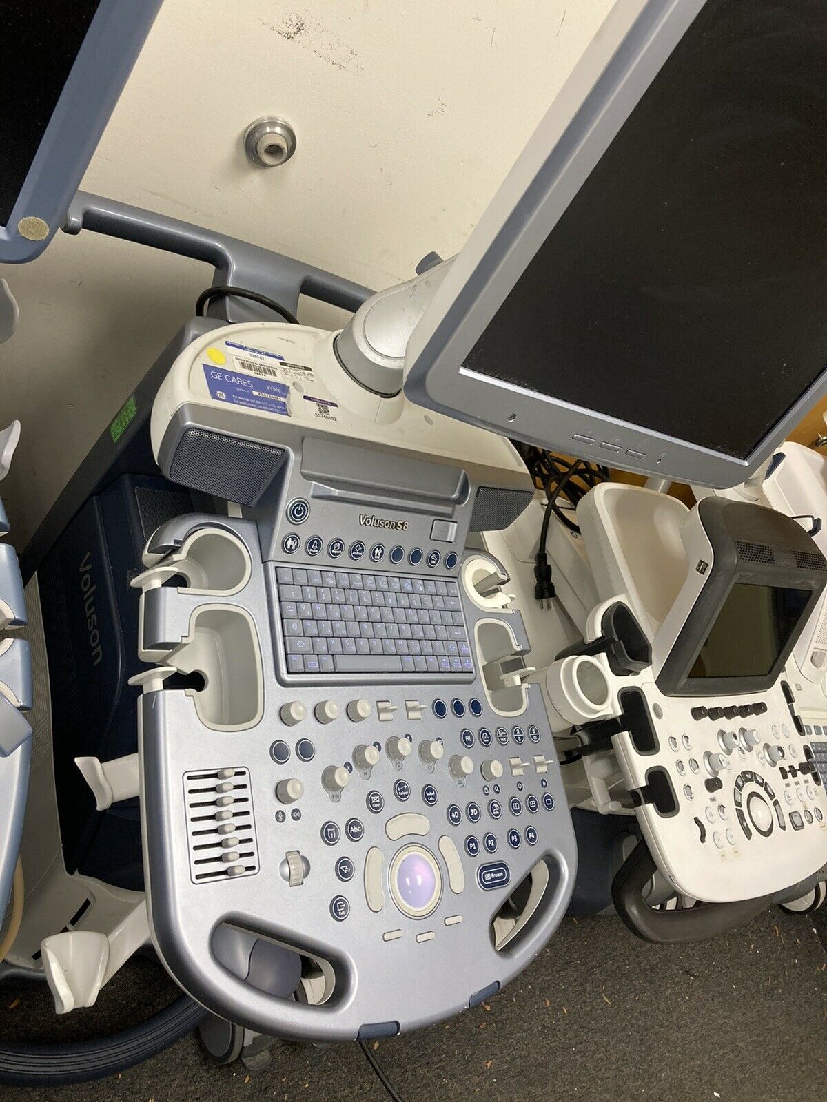 GE Voluson S8 BT11 Ultrasound System DIAGNOSTIC ULTRASOUND MACHINES FOR SALE