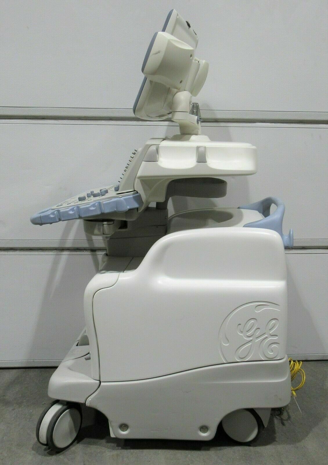 GE Model Logiq 9 2404587 Ultrasound Machine Power Issues For Parts or Repair DIAGNOSTIC ULTRASOUND MACHINES FOR SALE