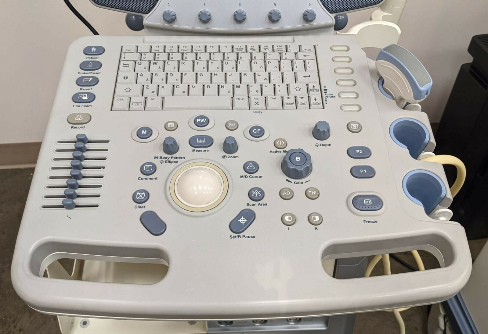 GE LOGIQ P6 W/2 PROBES ULTRASOUND SYSTEM DIAGNOSTIC ULTRASOUND MACHINES FOR SALE