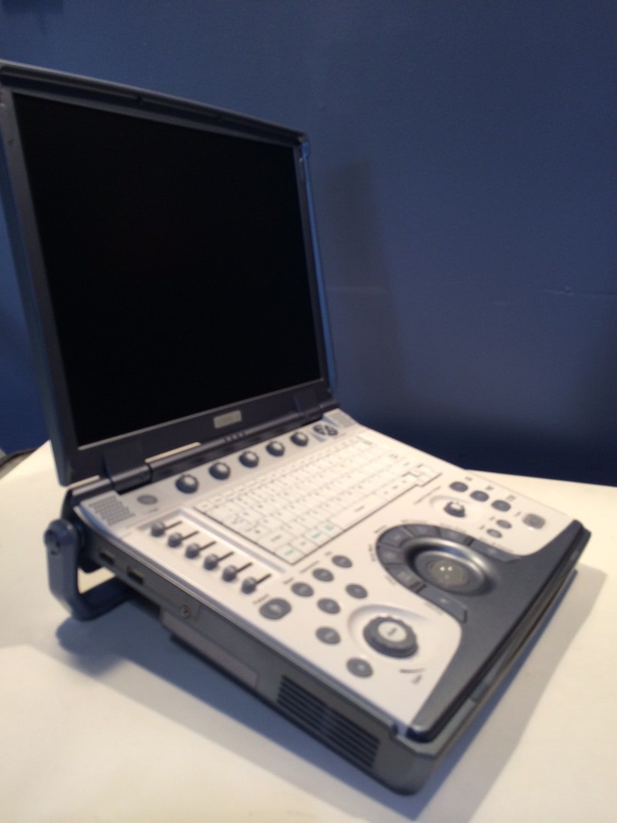 GE LOGIQ E portable ultrasound with 12L-RS MSK/Breast Transducer DIAGNOSTIC ULTRASOUND MACHINES FOR SALE